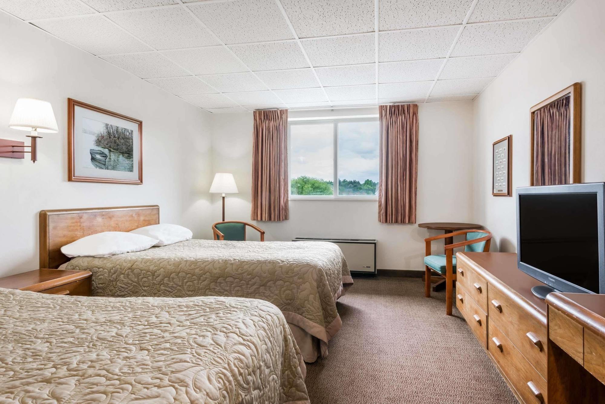 Motel Super 8 By Wyndham State College Exteriér fotografie